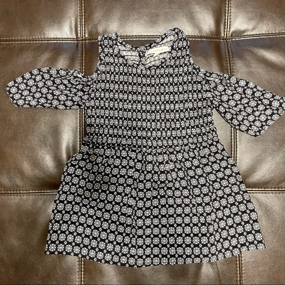 Four Threads cold shoulder shirt